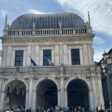 Lägenhet Casa Di Laura Brescia